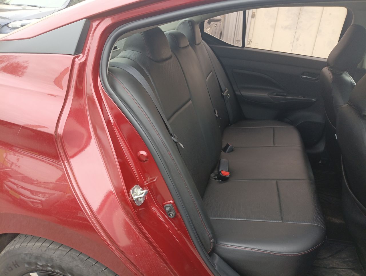 Nissan Versa — foto 28 de 29