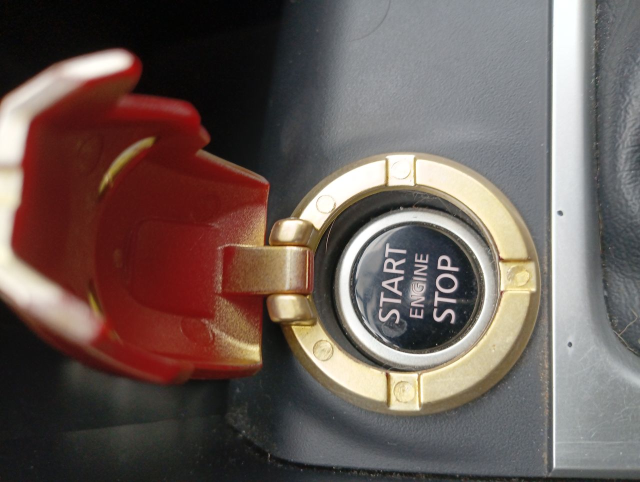 Nissan Versa — foto 29 de 29