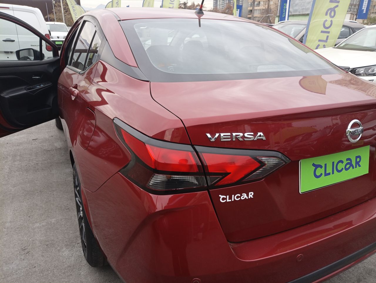 Nissan Versa — foto 14 de 29
