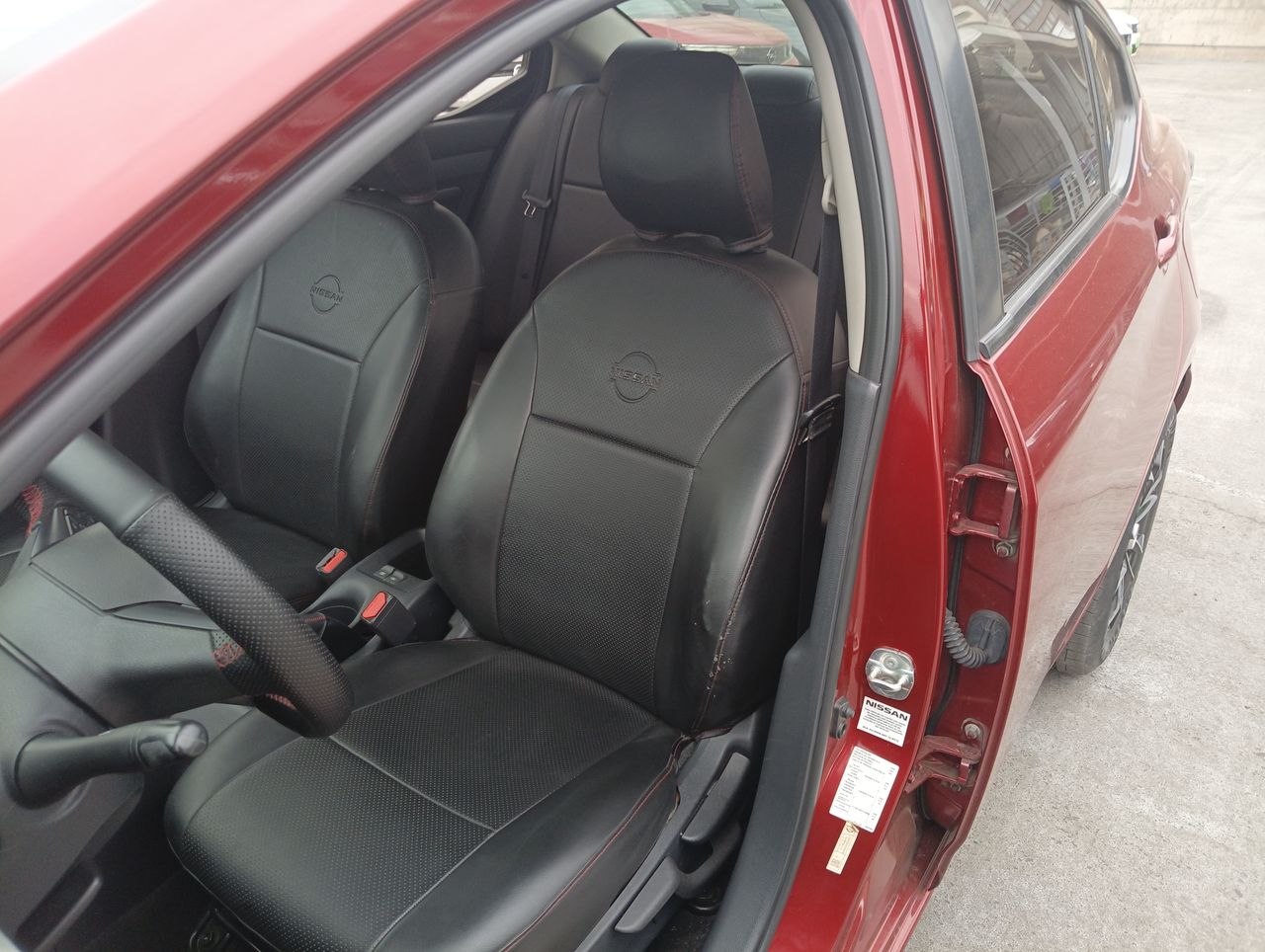 Nissan Versa — foto 18 de 29