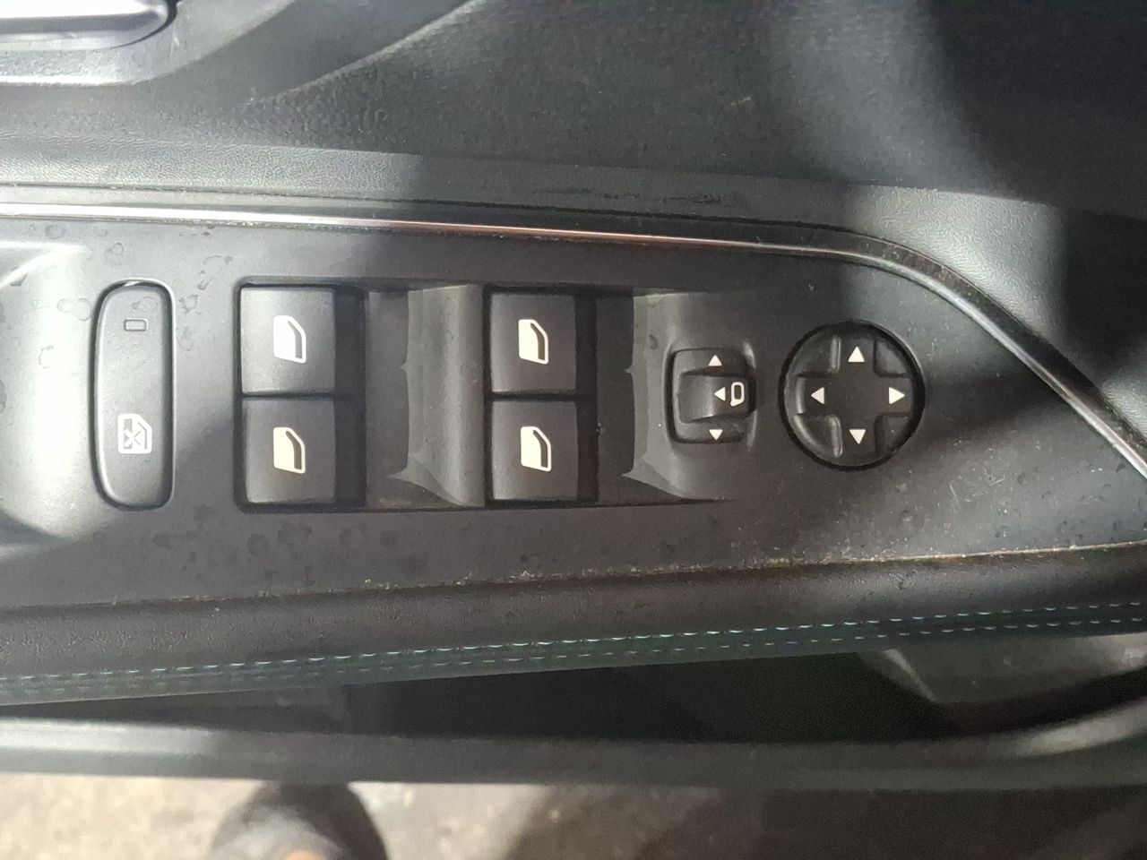 Peugeot 3008 — foto 23 de 35
