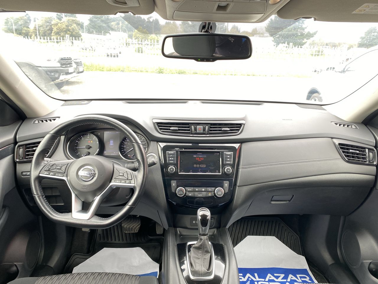 NISSAN - 32