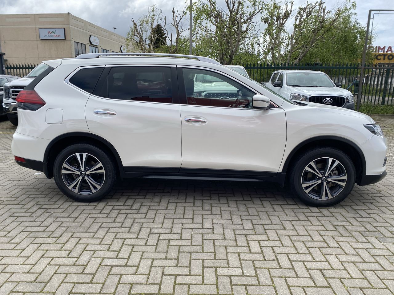 NISSAN - 8