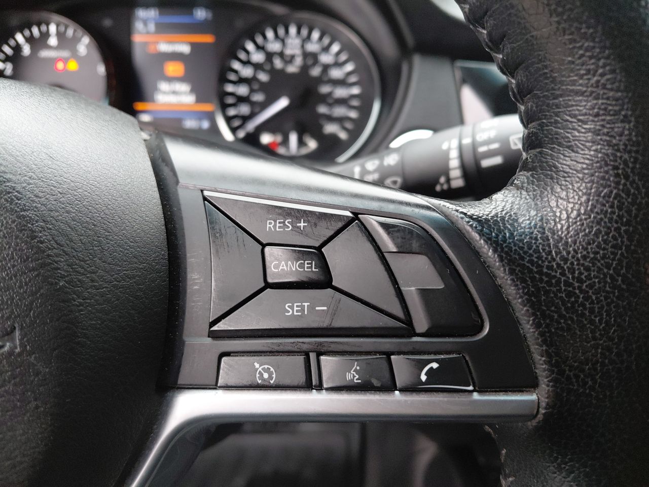 Nissan X-Trail — foto 18 de 29