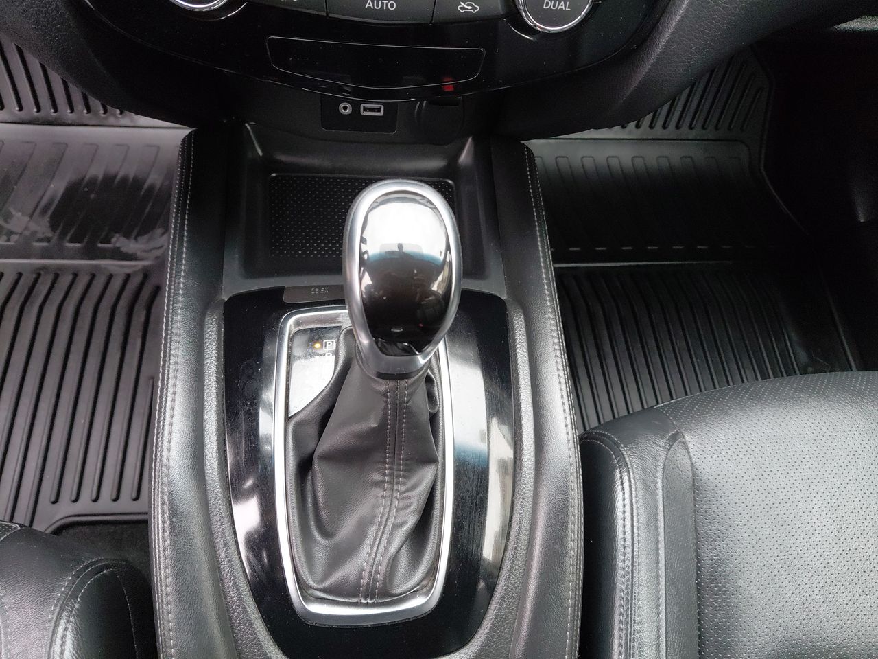 Nissan X-Trail — foto 23 de 29