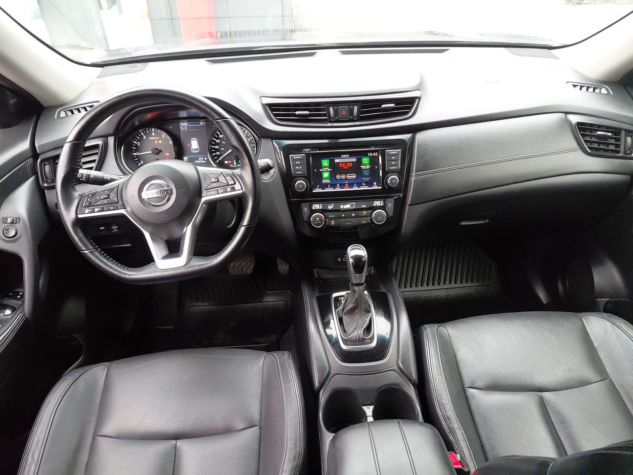 Nissan X-Trail — foto 24 de 29