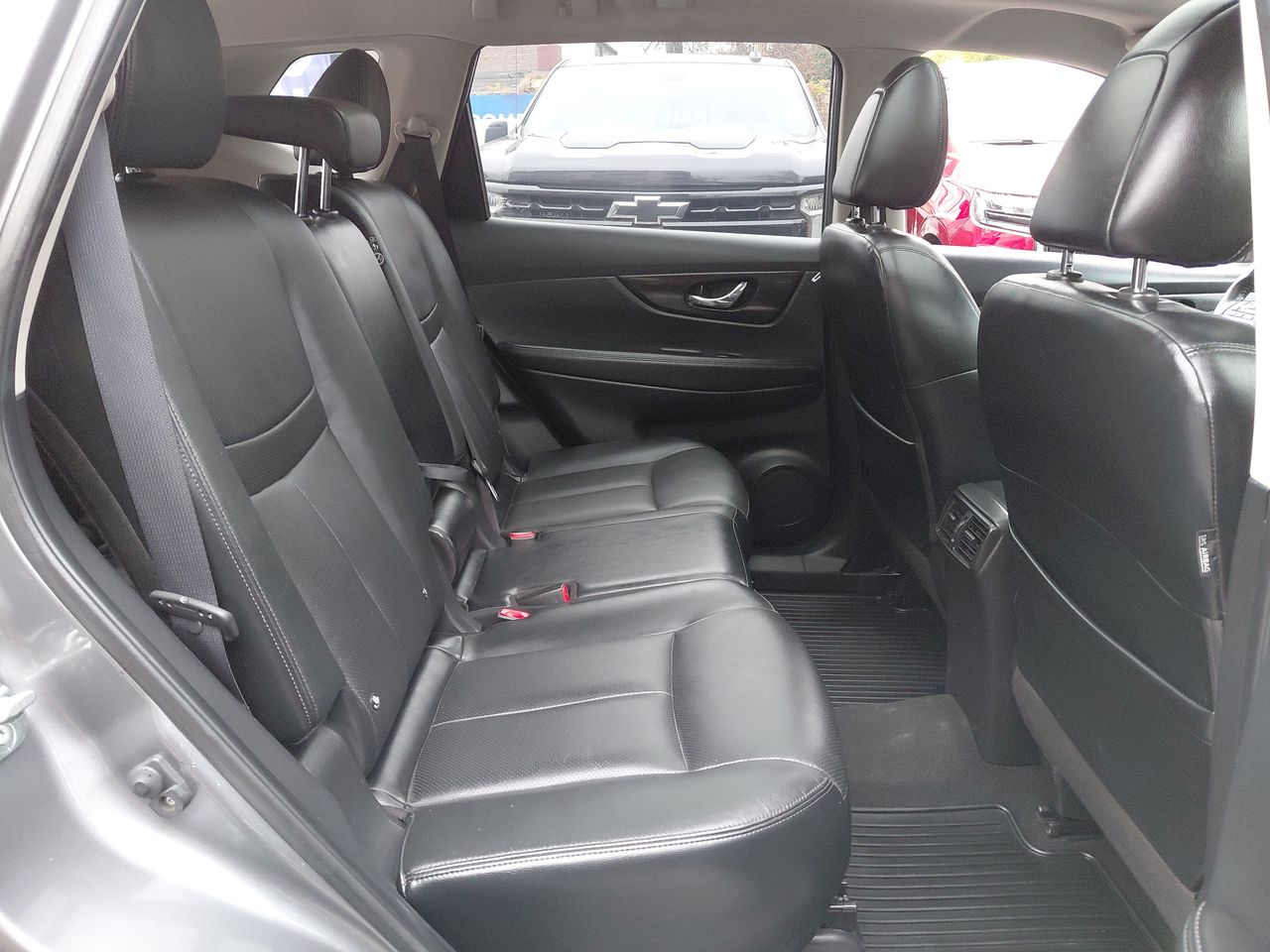 Nissan X-Trail — foto 27 de 29