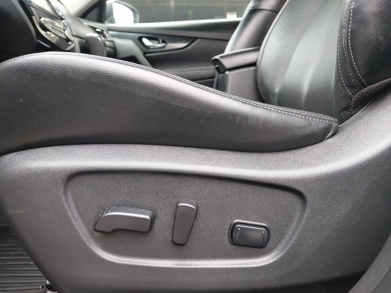 Nissan X-Trail — foto 15 de 29