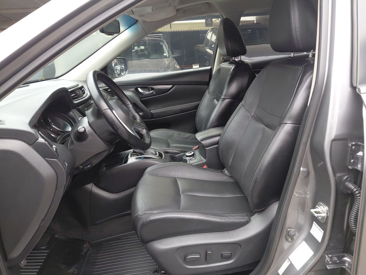 Nissan X-Trail — foto 16 de 29