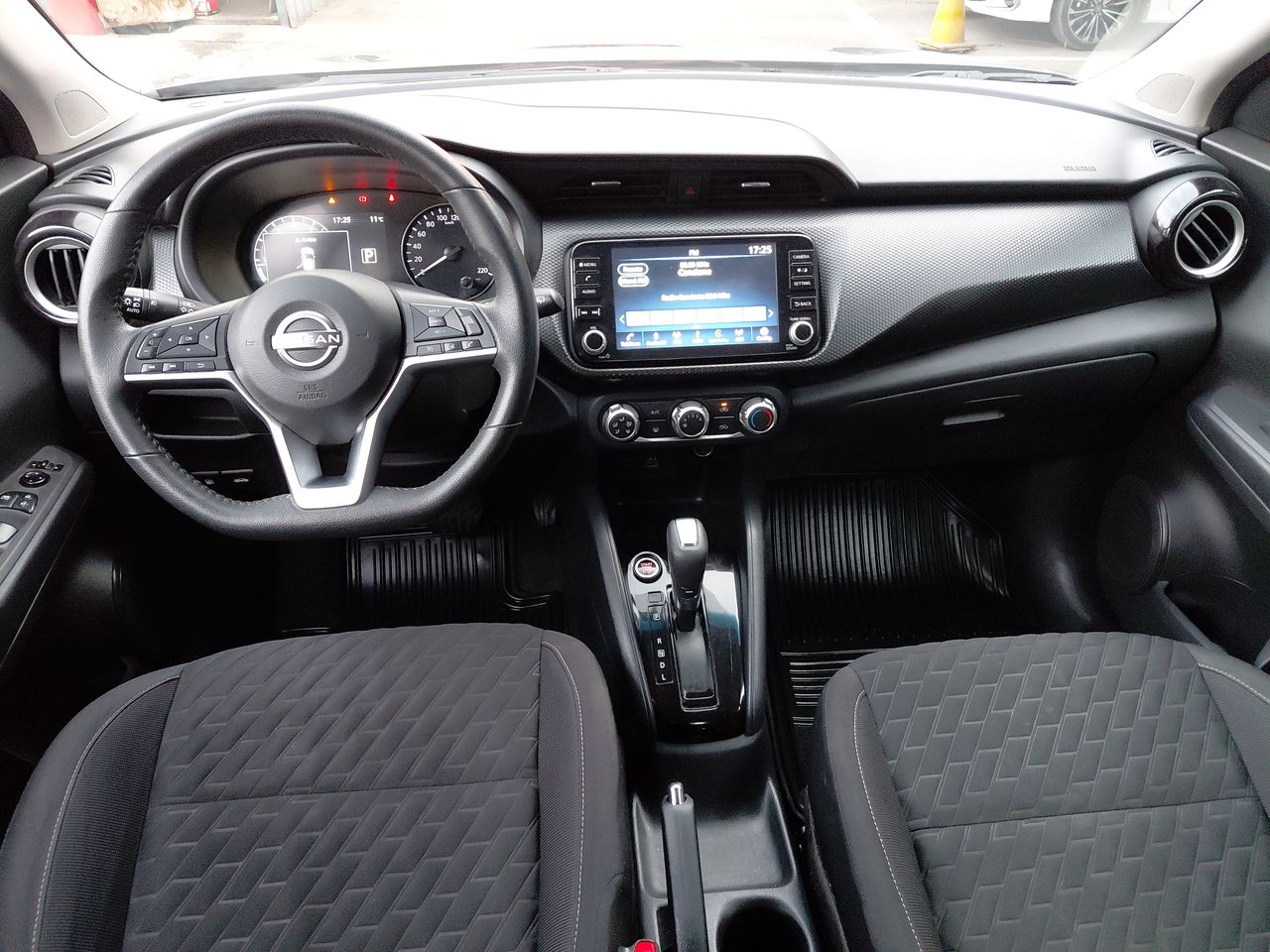 NISSAN - 23