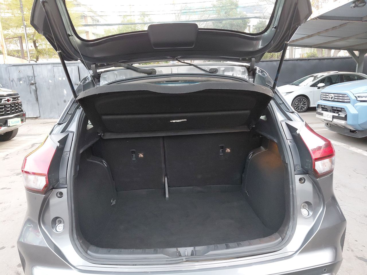 NISSAN - 12