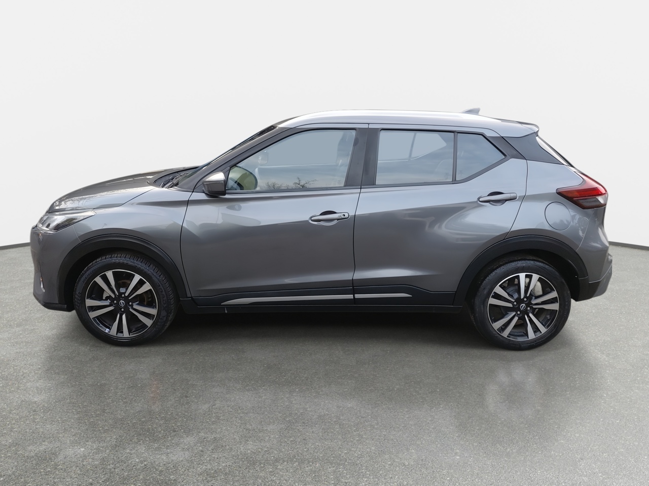 NISSAN - 4