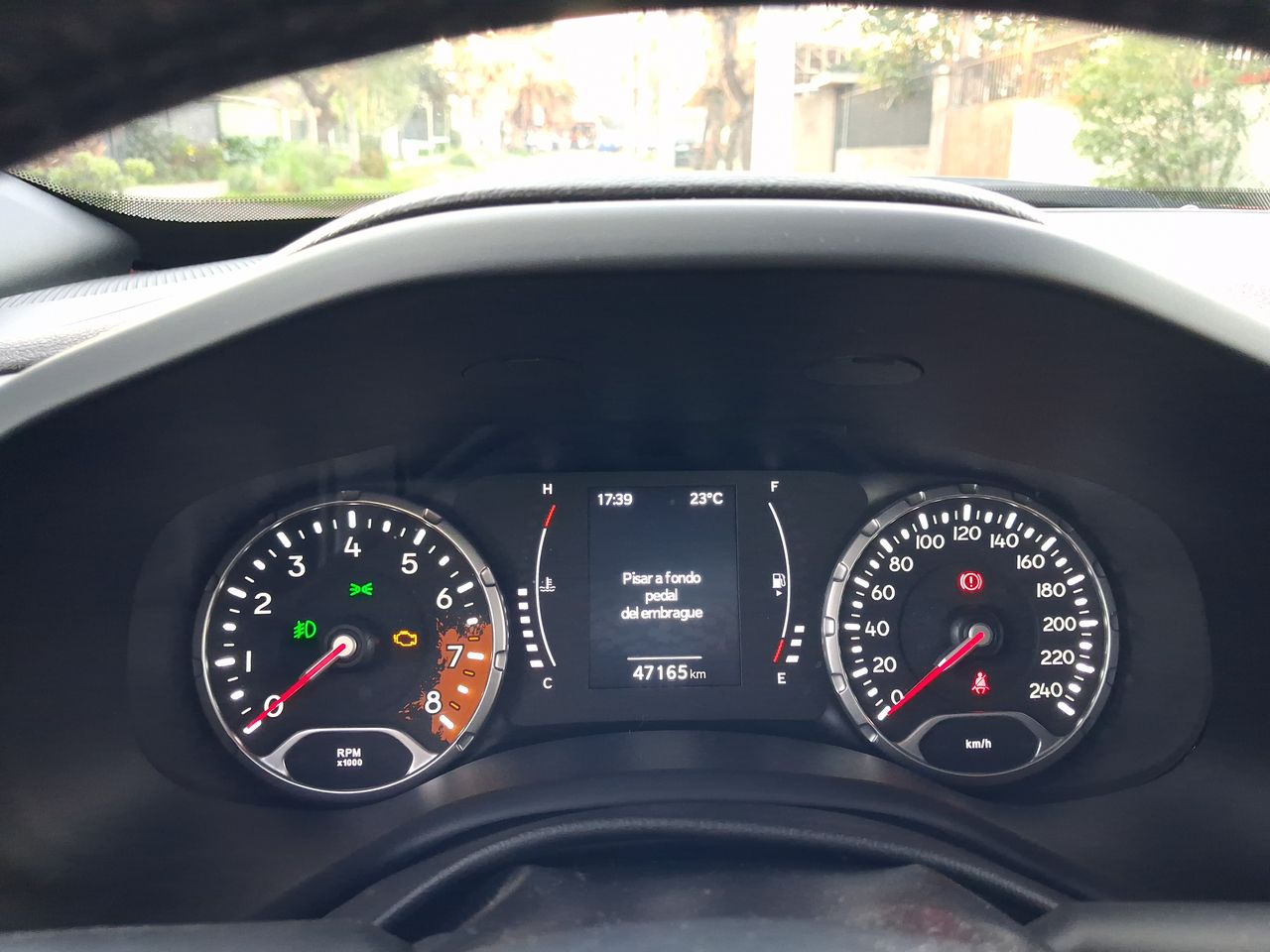 Jeep Renegade — foto 19 de 28