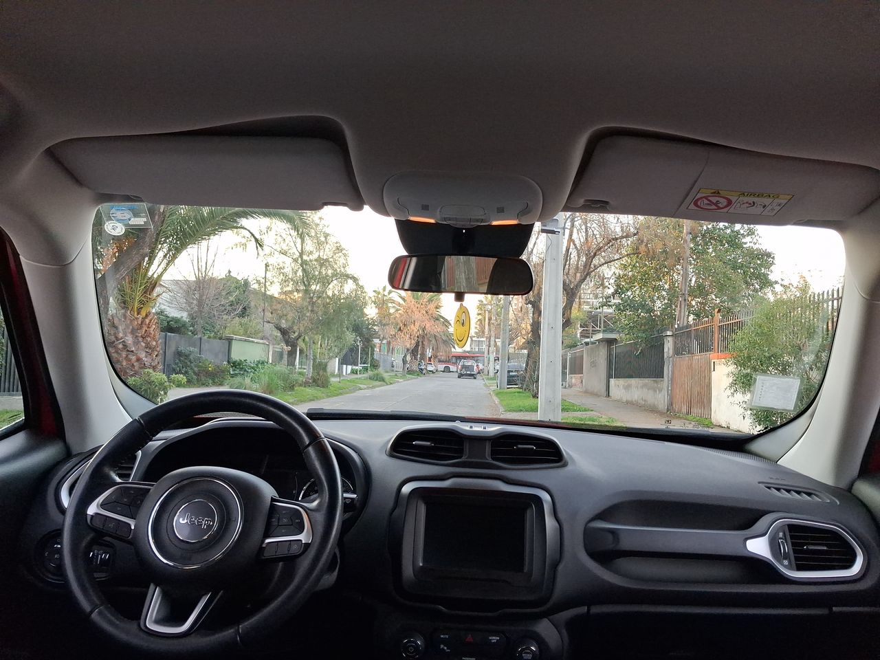 Jeep Renegade — foto 24 de 28
