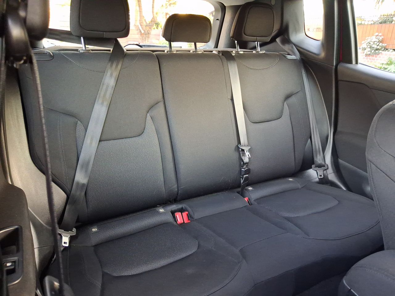 Jeep Renegade — foto 26 de 28