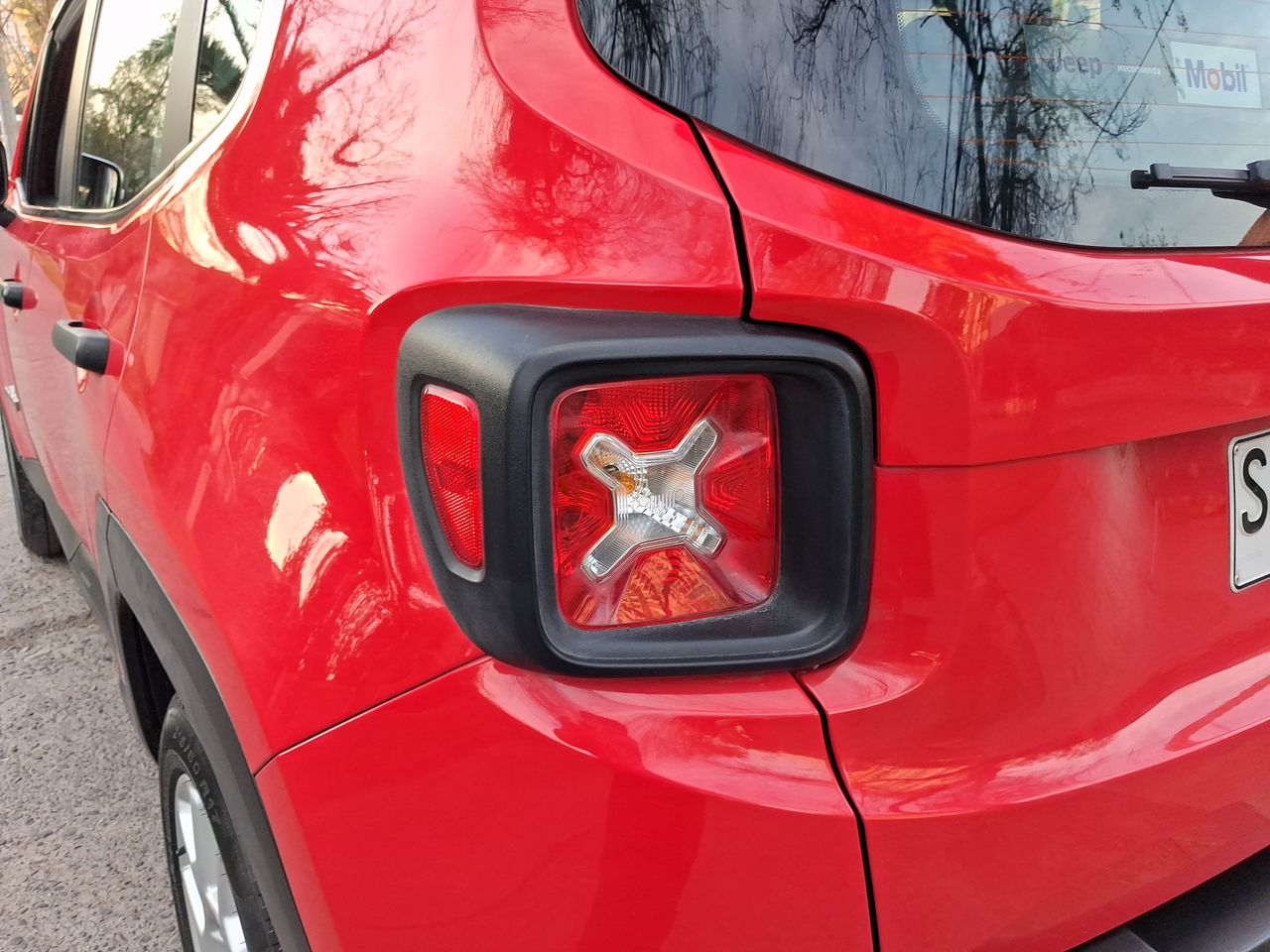 Jeep Renegade — foto 12 de 28
