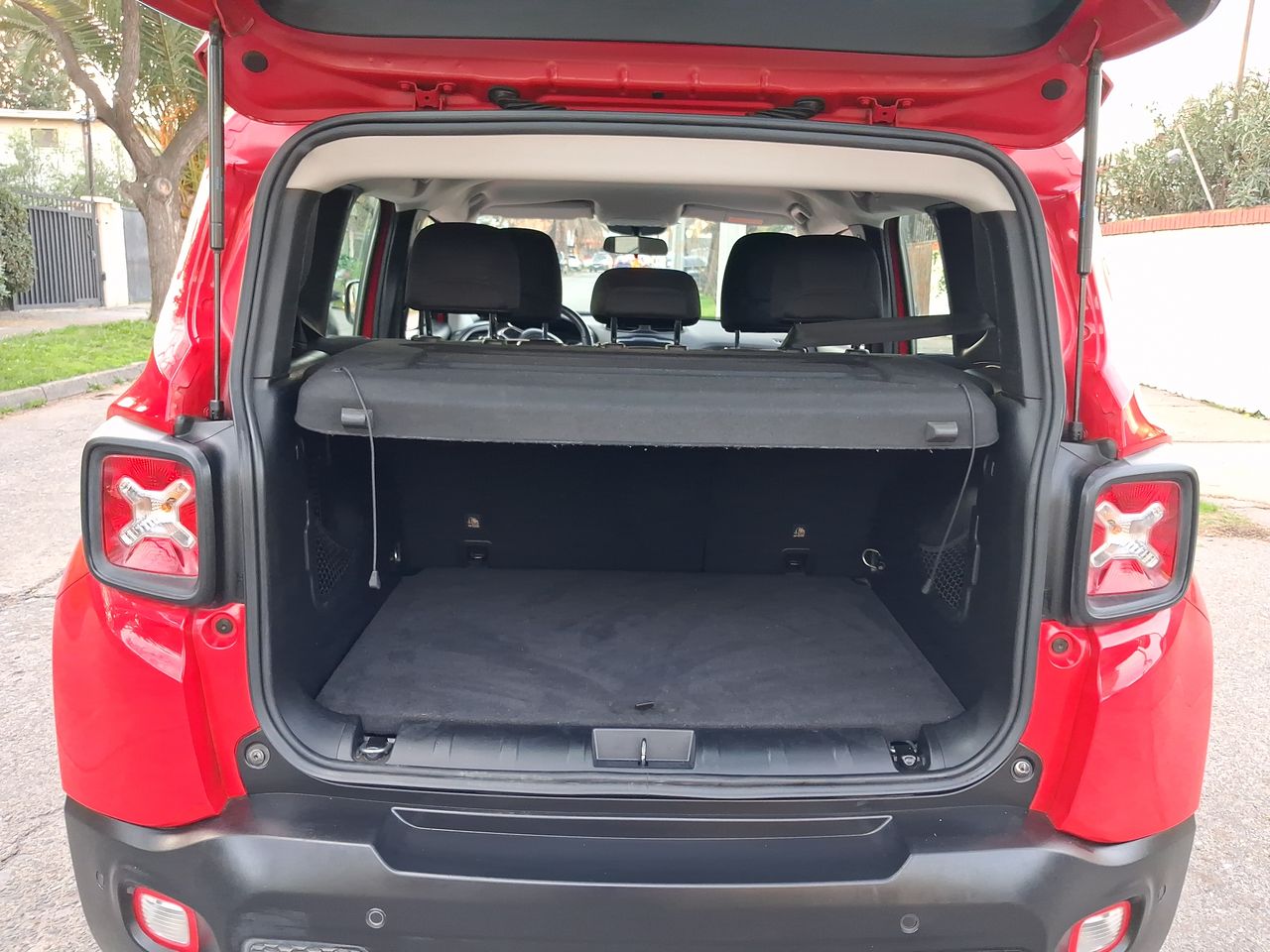 Jeep Renegade — foto 13 de 28