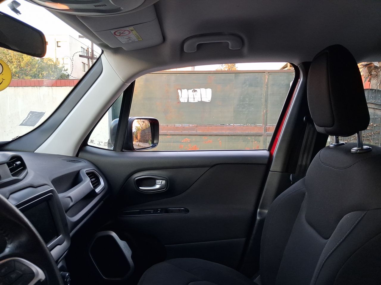 Jeep Renegade — foto 3 de 28