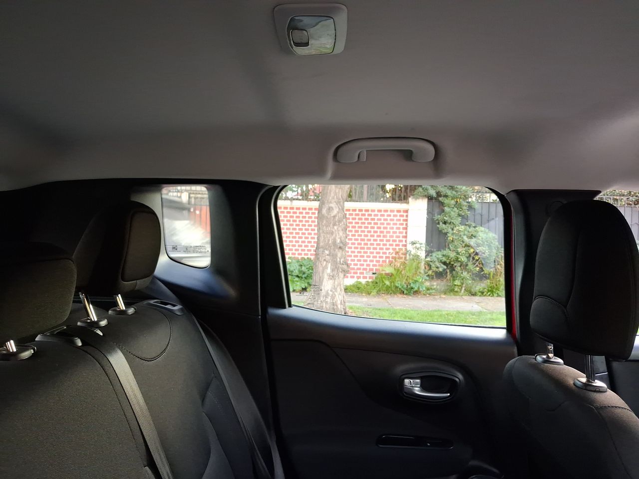 Jeep Renegade — foto 6 de 28