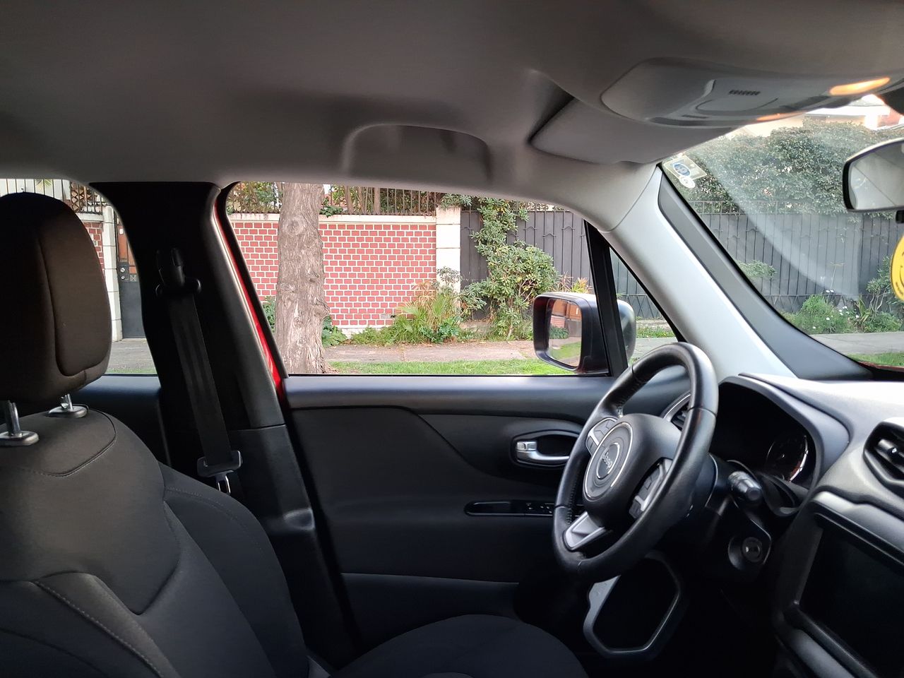 Jeep Renegade — foto 7 de 28
