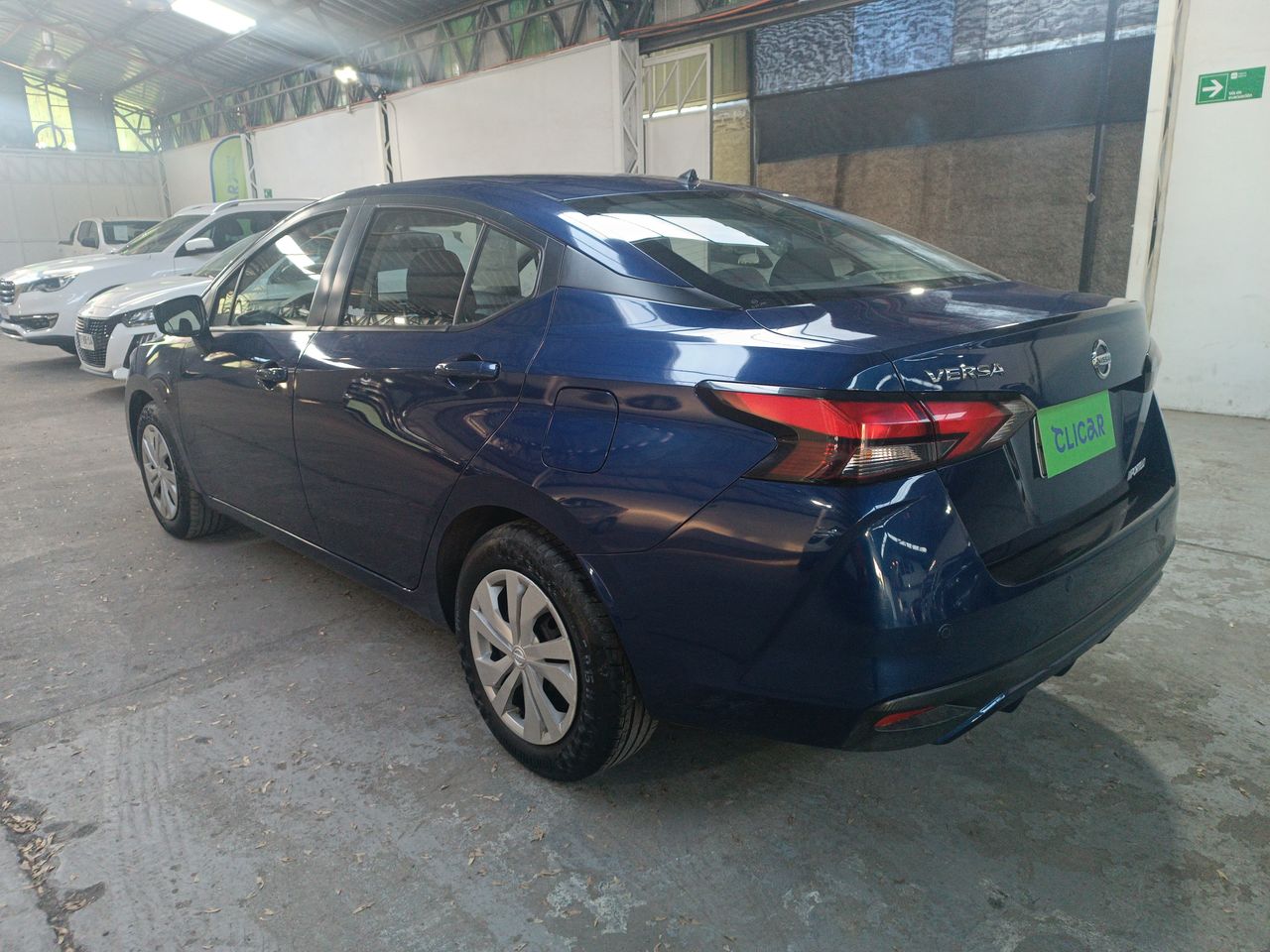 NISSAN - 4
