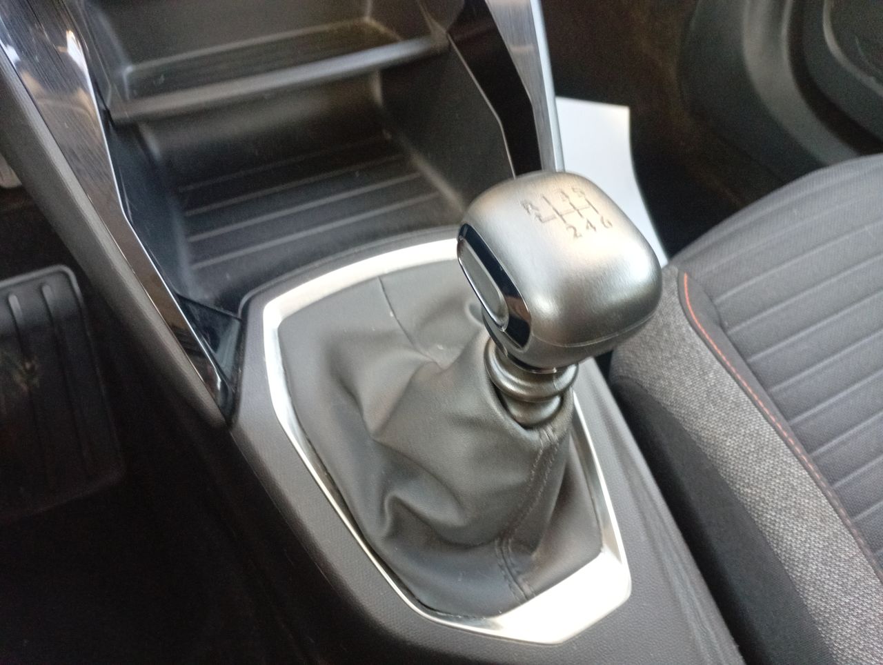 PEUGEOT - 32