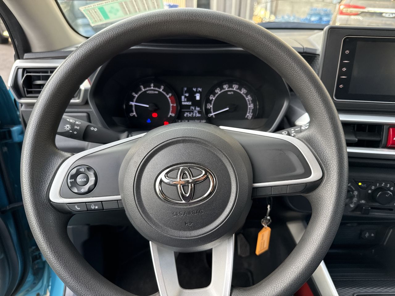 TOYOTA - 16