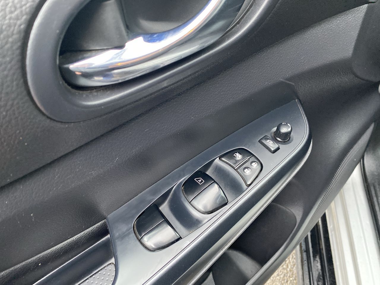 NISSAN - 14