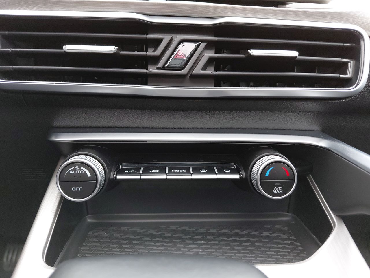 GEELY - 27
