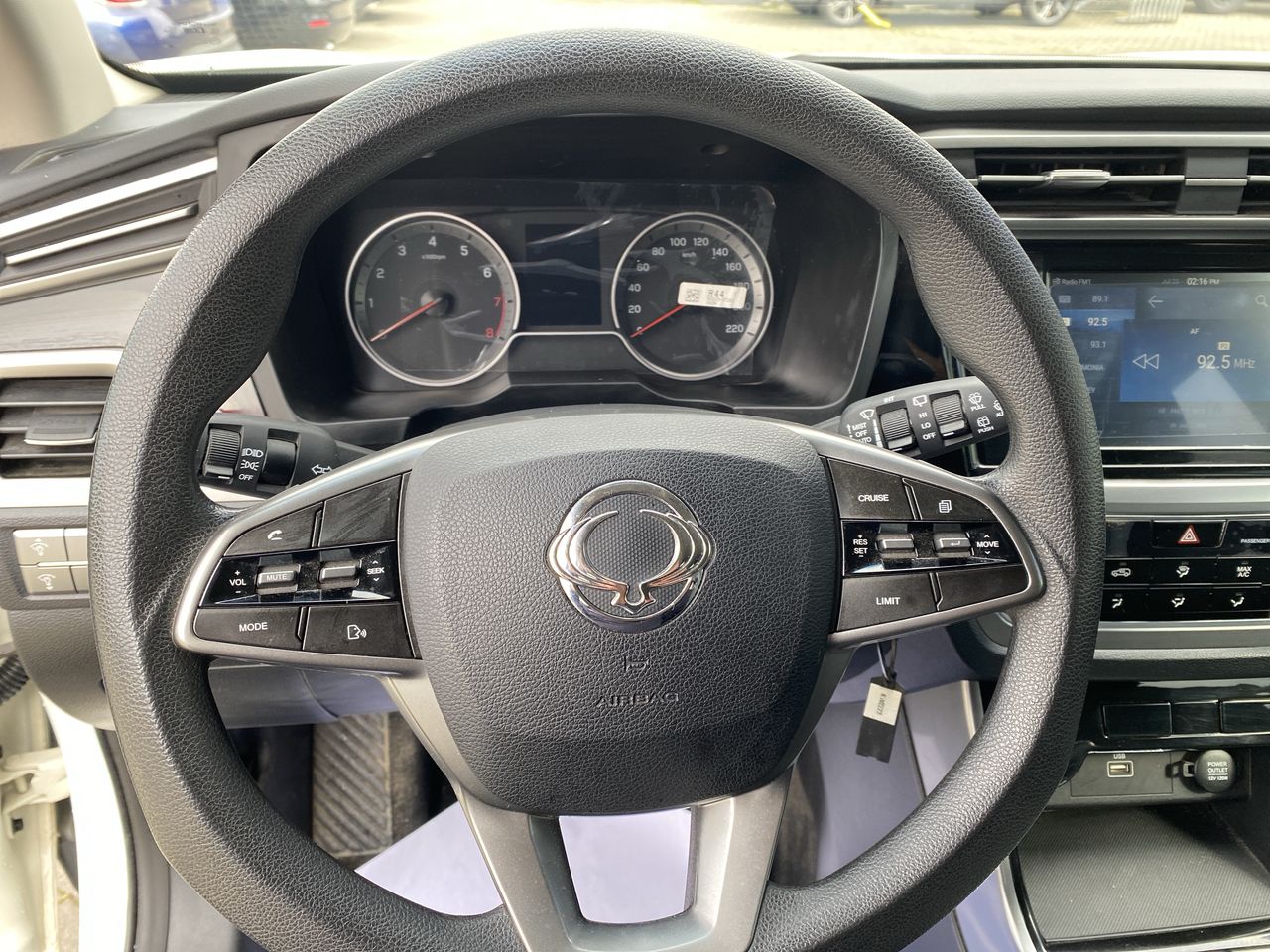 SSANGYONG - 24