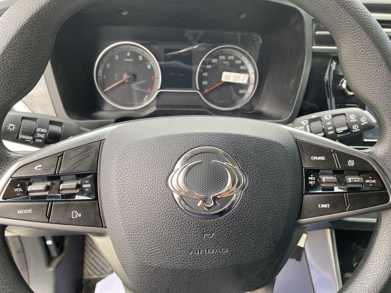 SSANGYONG - 25