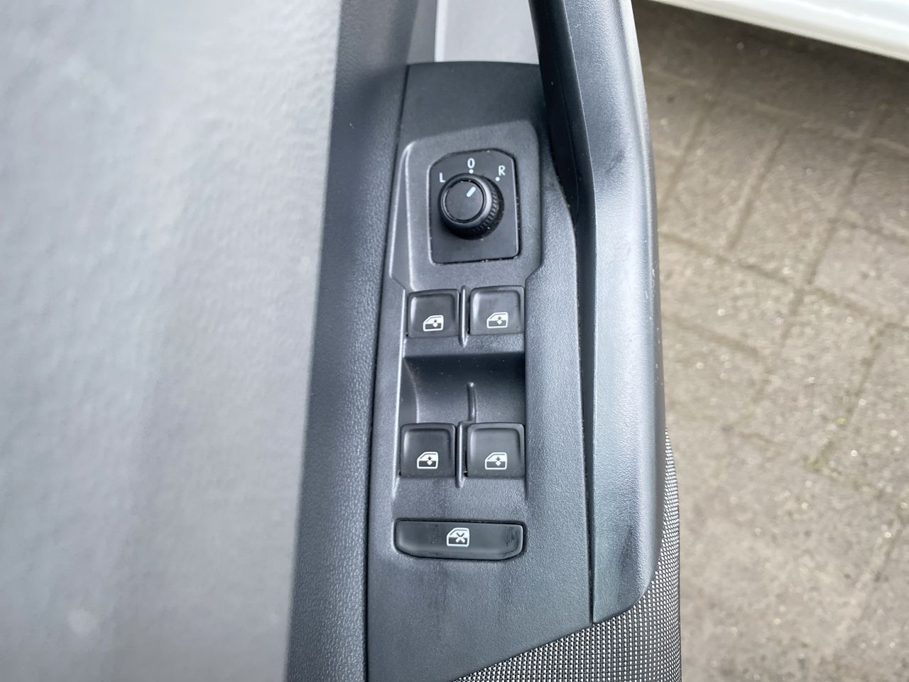 VOLKSWAGEN - 21