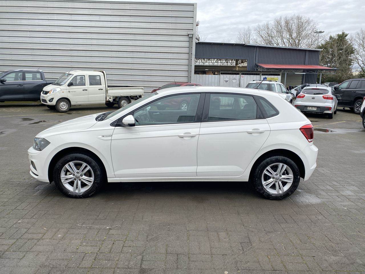 VOLKSWAGEN - 4