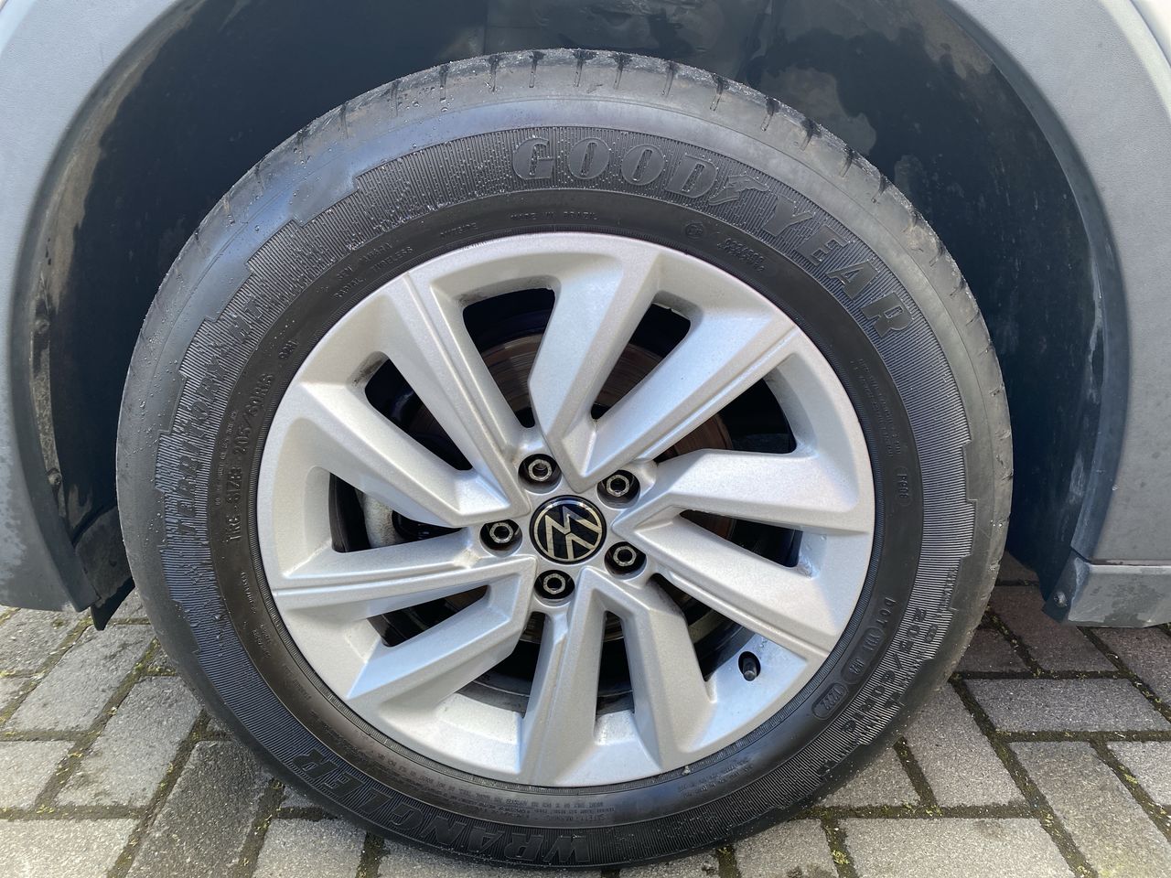 VOLKSWAGEN - 17