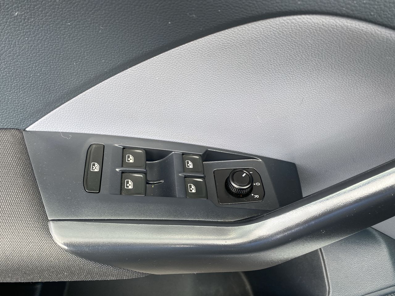 VOLKSWAGEN - 22