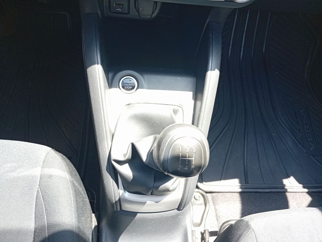 NISSAN - 21