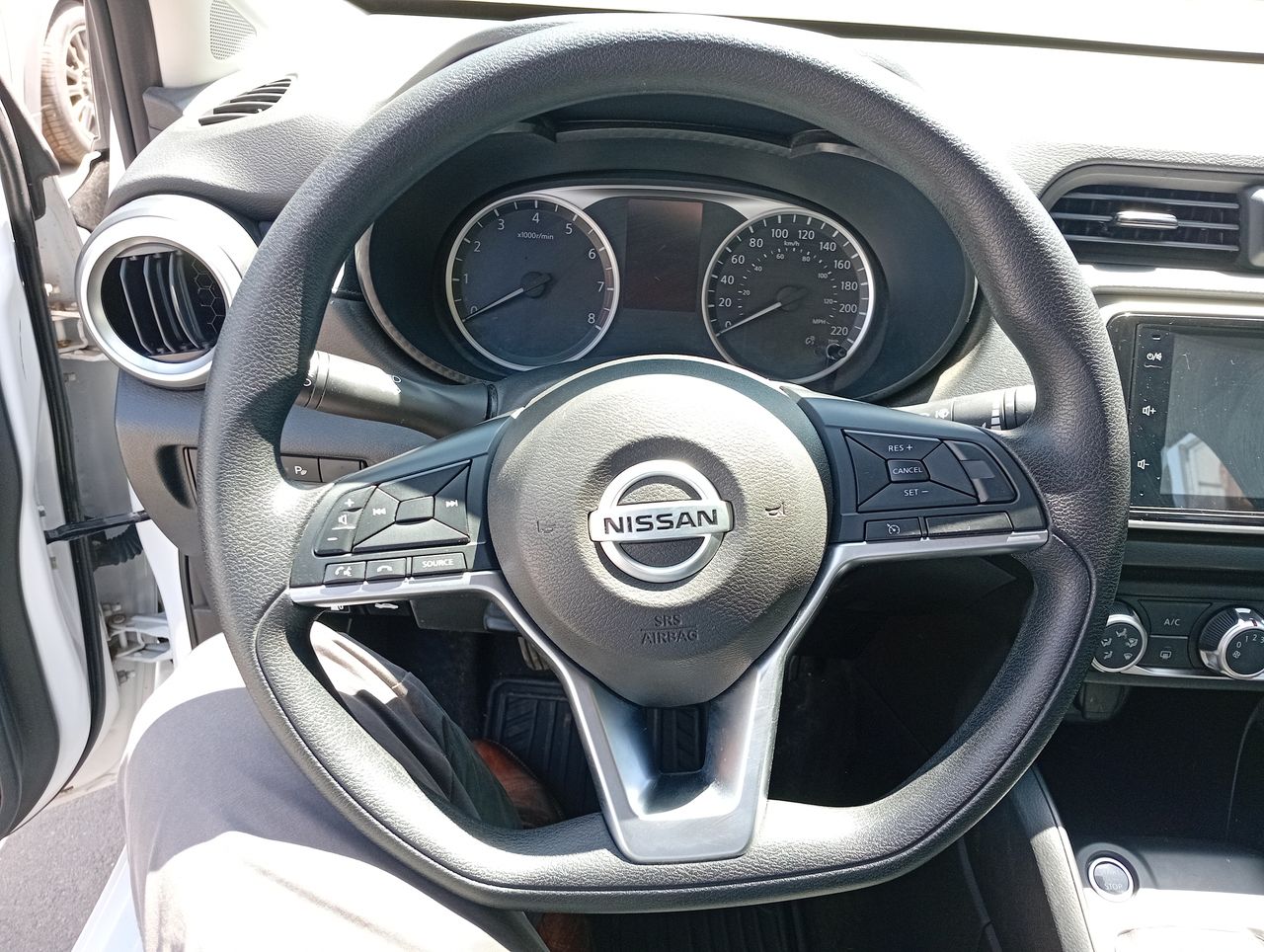 NISSAN - 16