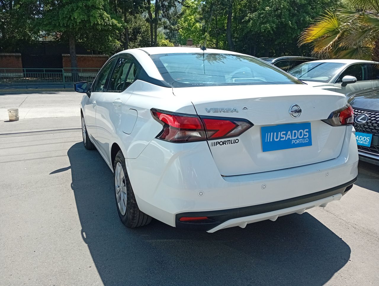 NISSAN - 4