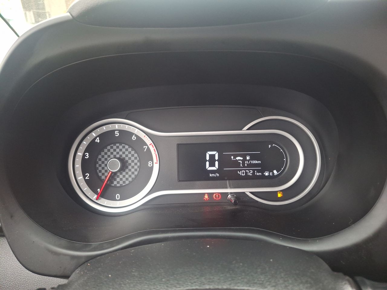 HYUNDAI - 25