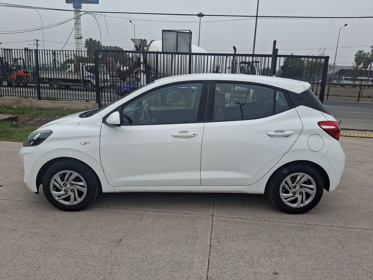 HYUNDAI - 4