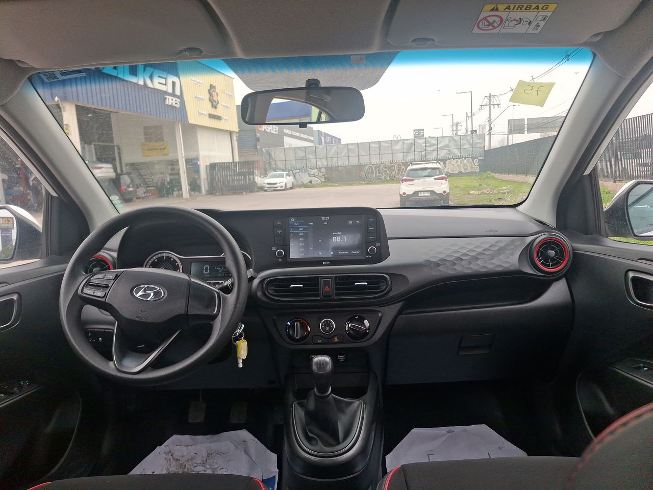HYUNDAI - 9