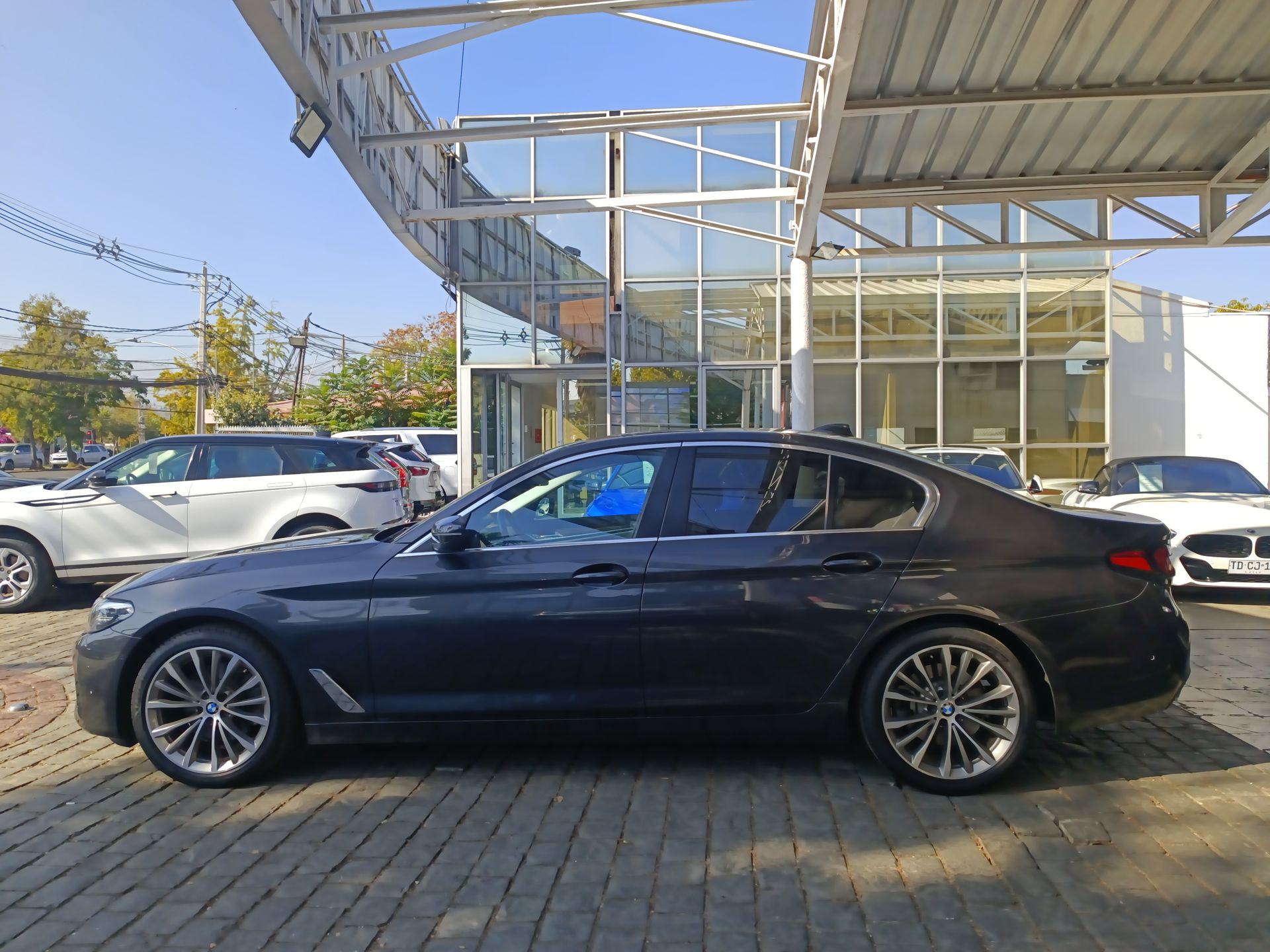 BMW - 4
