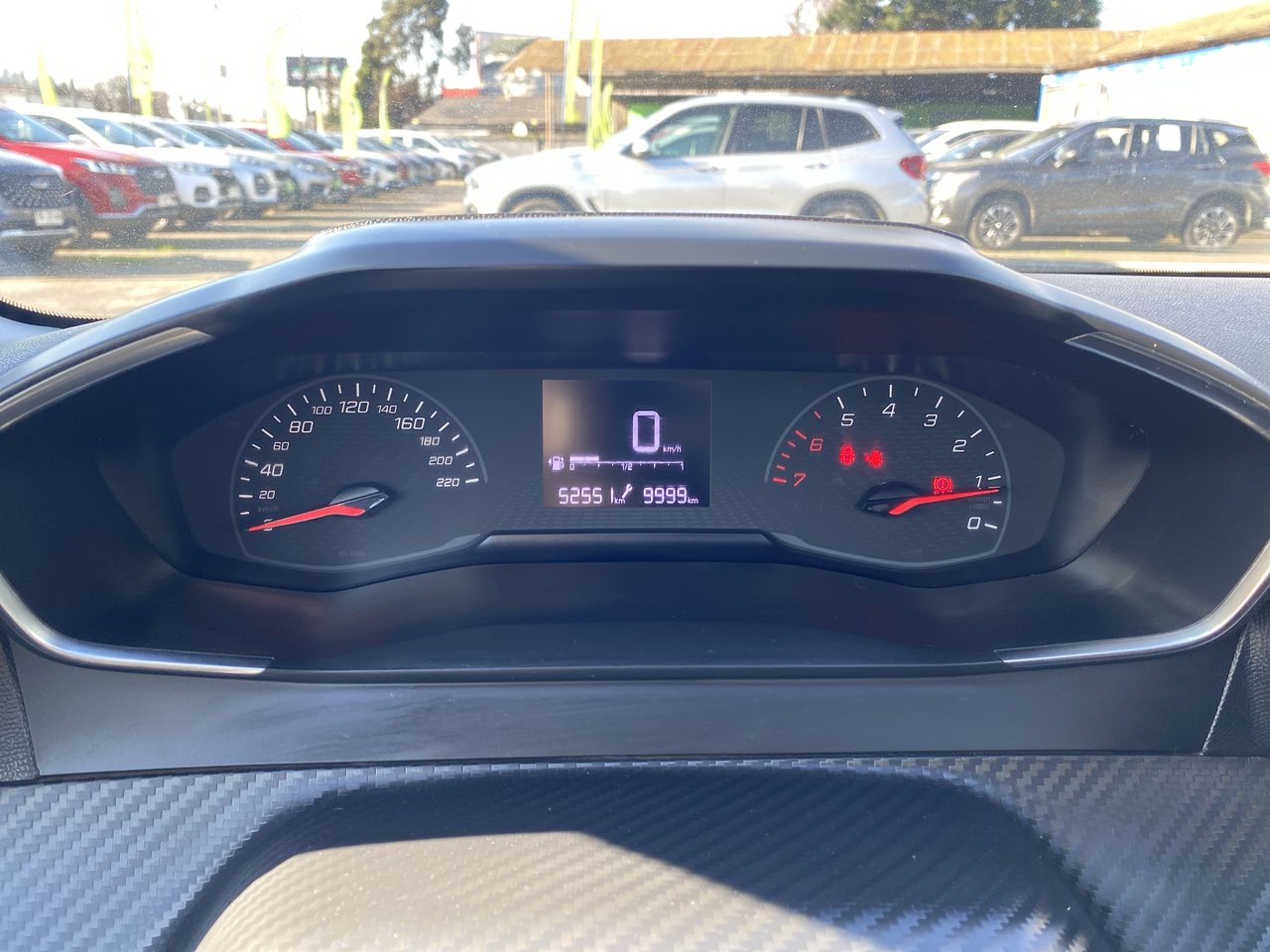 Peugeot 208 — foto 28 de 35