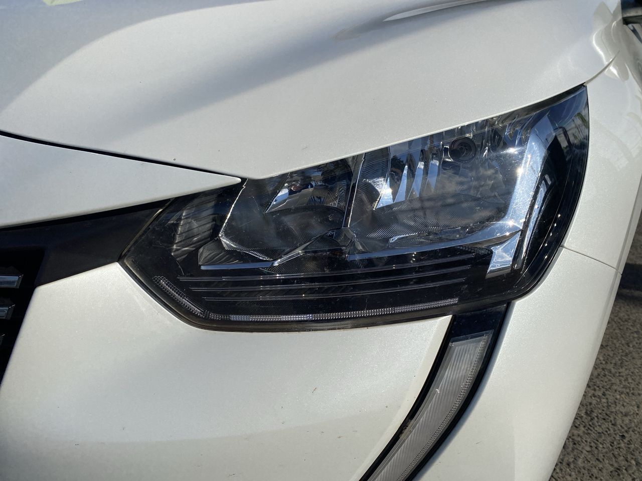Peugeot 208 — foto 19 de 35