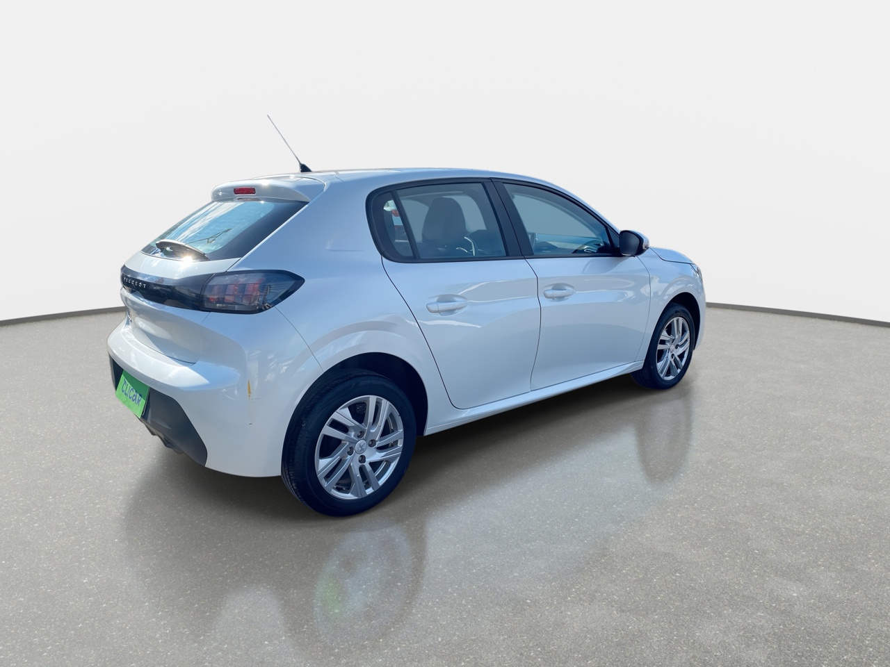 Peugeot 208 — foto 8 de 35