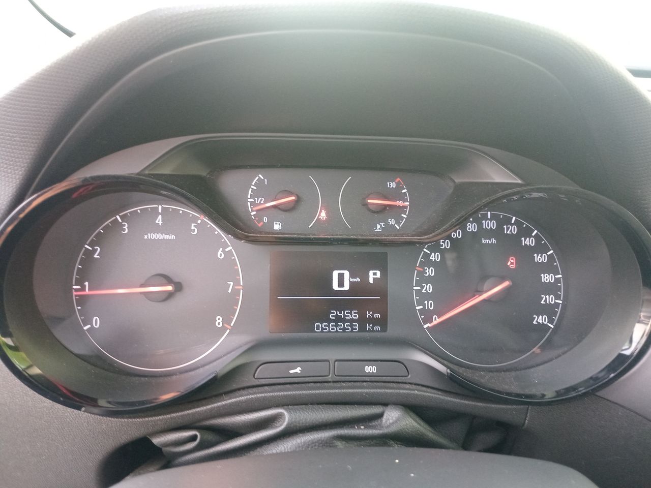 Opel Crossland — foto 17 de 25