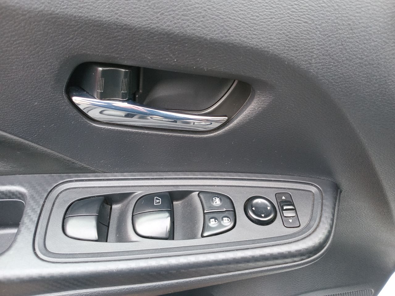 NISSAN - 22