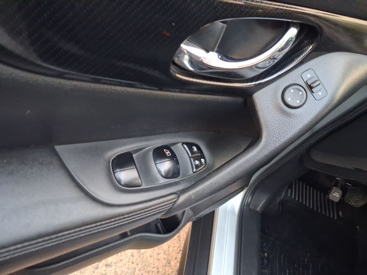 Nissan X-Trail — foto 14 de 30