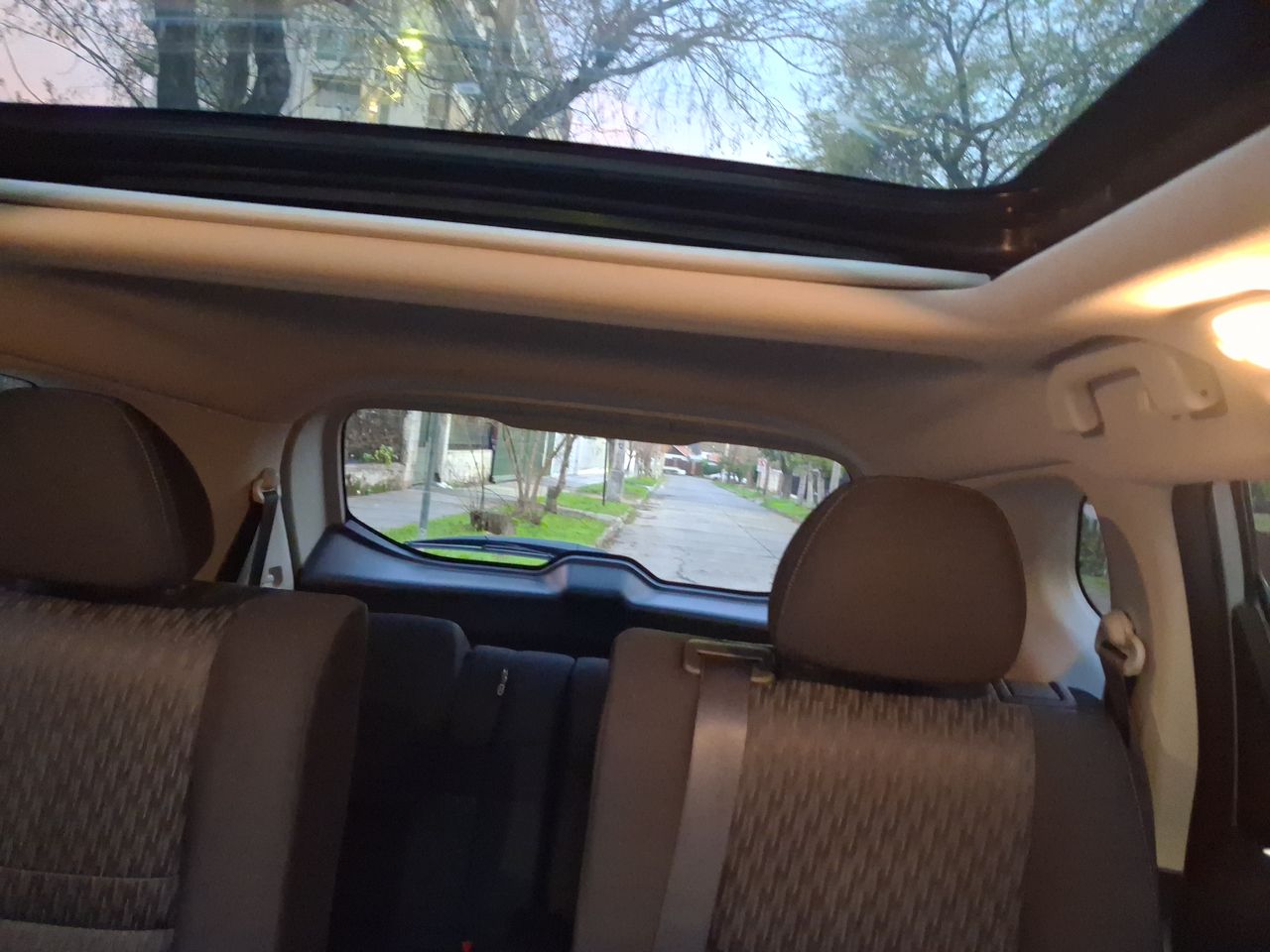 NISSAN - 4