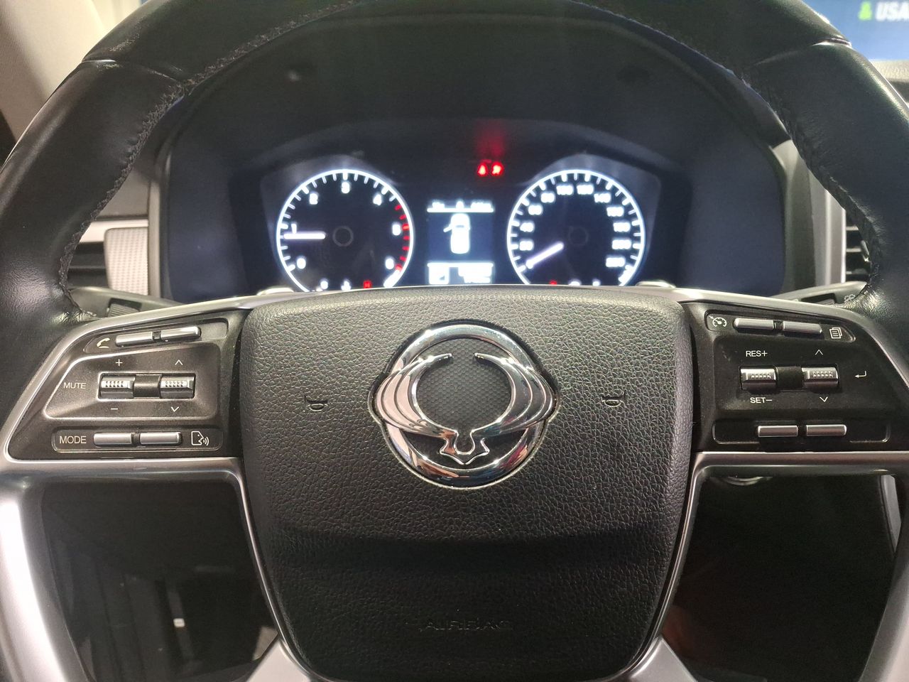 SsangYong Rexton — foto 19 de 29
